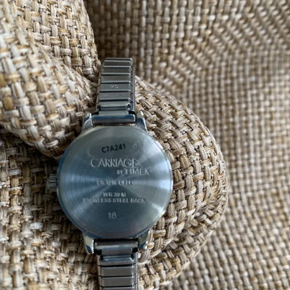 Timex Carriage Quartz Watch - Picture 3 of 7